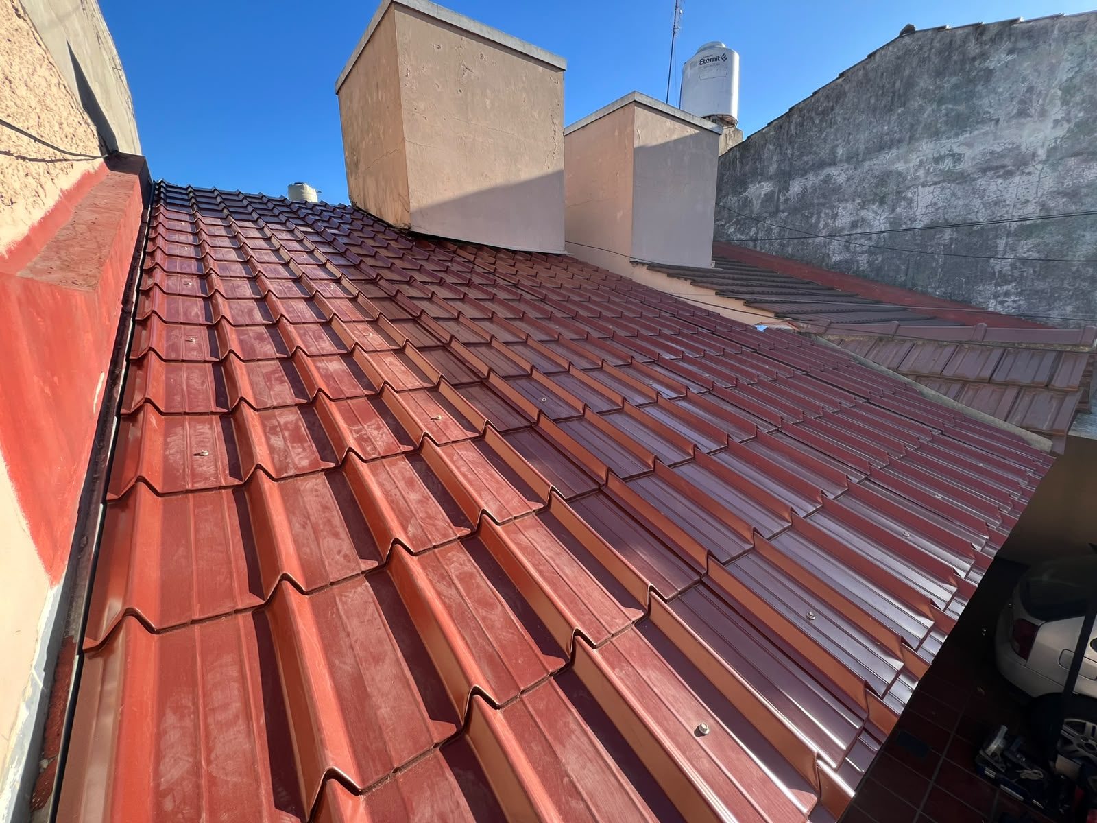 Cubierta de chapa símil teja terminada